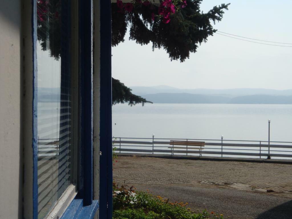 Комплекс Белите Къщи Shtarkelovo Gnezdo Exterior photo