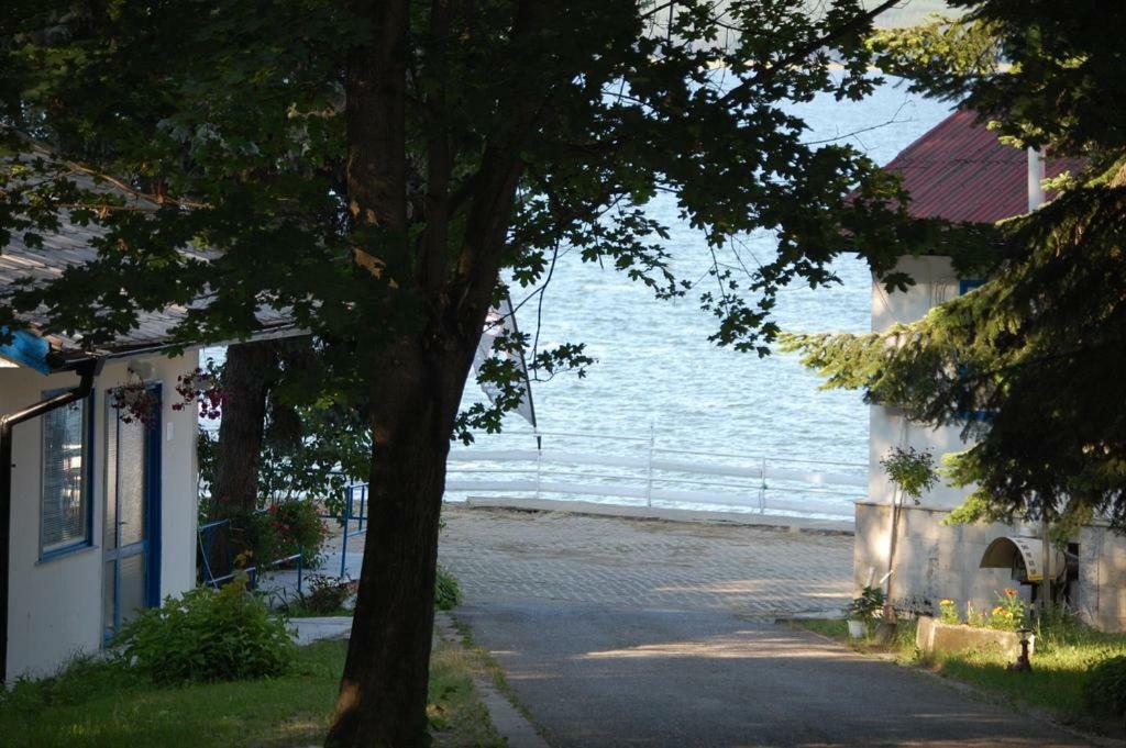 Комплекс Белите Къщи Shtarkelovo Gnezdo Exterior photo